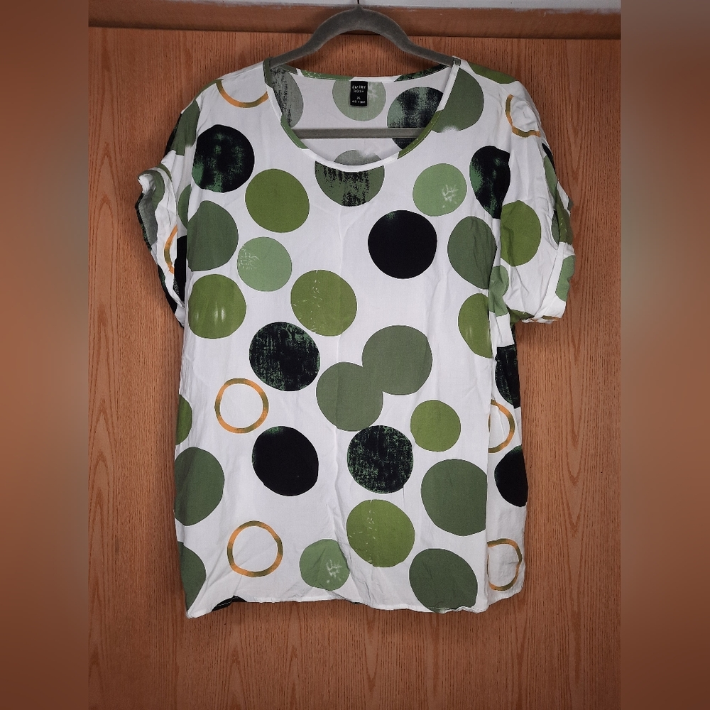 Emery Rose Short Sleeve Dotted Top Size XL